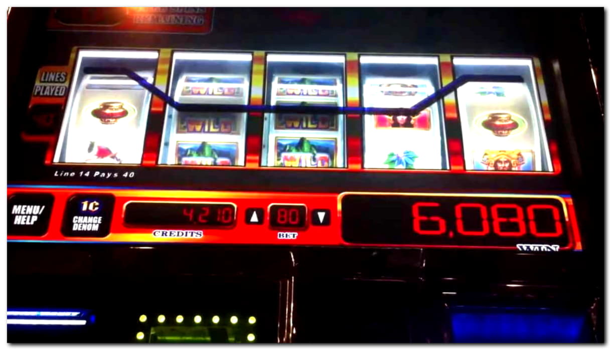 €140 Daily freeroll slot tournament at Canada Casino 