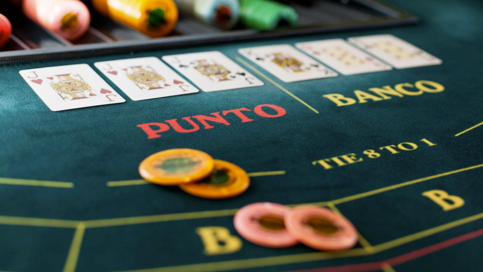 £720 Mobile freeroll slot tournament at Lucky Emperor Casino
