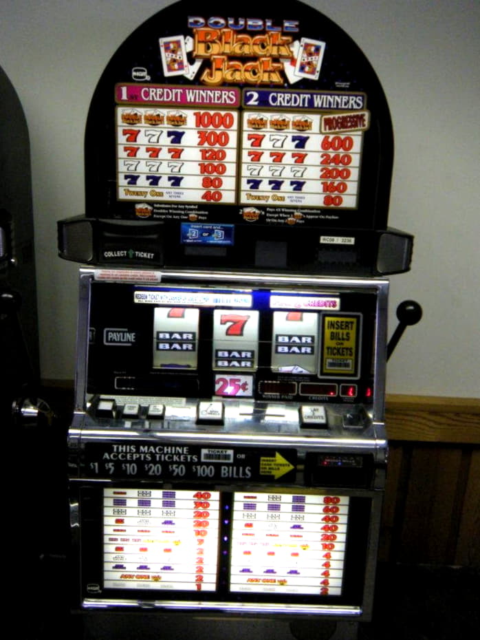 EUR 980 Daily freeroll slot tournament at Guts Casino