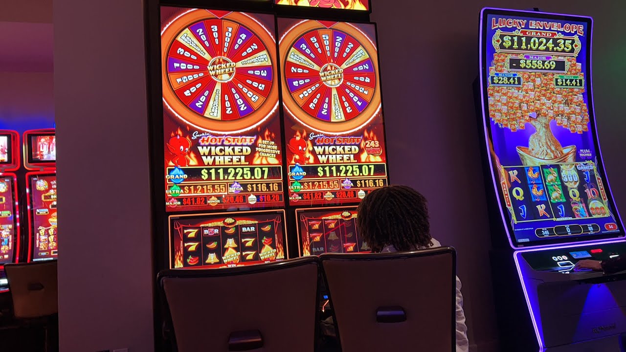 Playing Various Slots and Keno at a Casino - REAL GAMBLING - RECREATIONAL Play